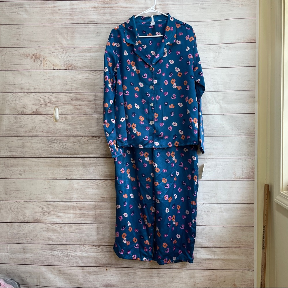 NEW WITH TAGS‎ FLORA BY FLORA NIKROOZ SATINY FLORAL PAJAMAS